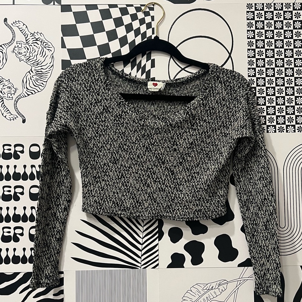 Long Sleeve Cropped Black/White Sweater Size Small One Clothing Women’s Top